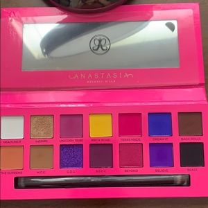 Alyssa Edwards Anastasia Beverly Hills palette